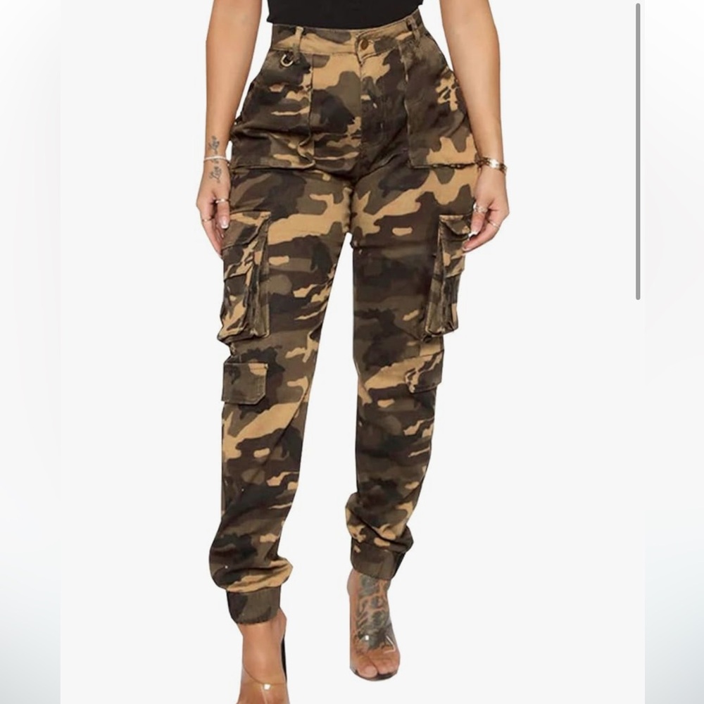 Fitted Cargo Pants